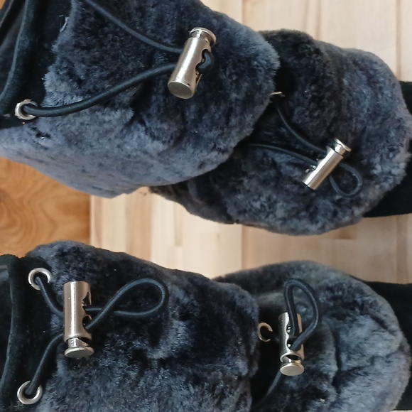 Ugg Reykir Waterproof Furry Black Boots Size 6 - Picture 5 of 10